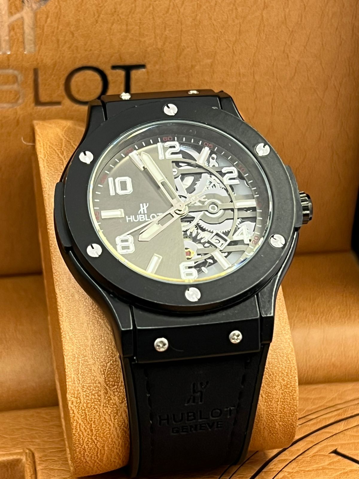 Luxury Hublot Men’s Automatic Dial Watch with Premium Design & Strap | Regal Timepieces